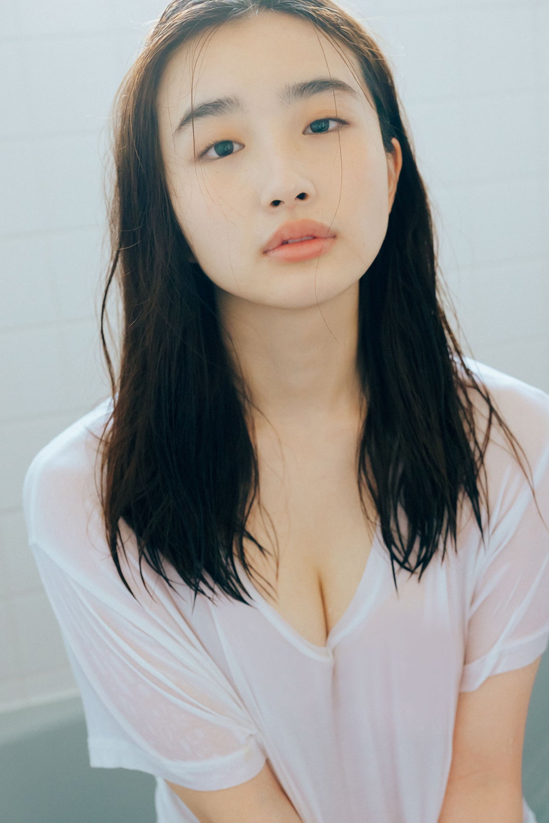 「あざと連ドラ」で話題の安倍乙、濡れシャツで美谷間チラリ「週プレ」表紙登場