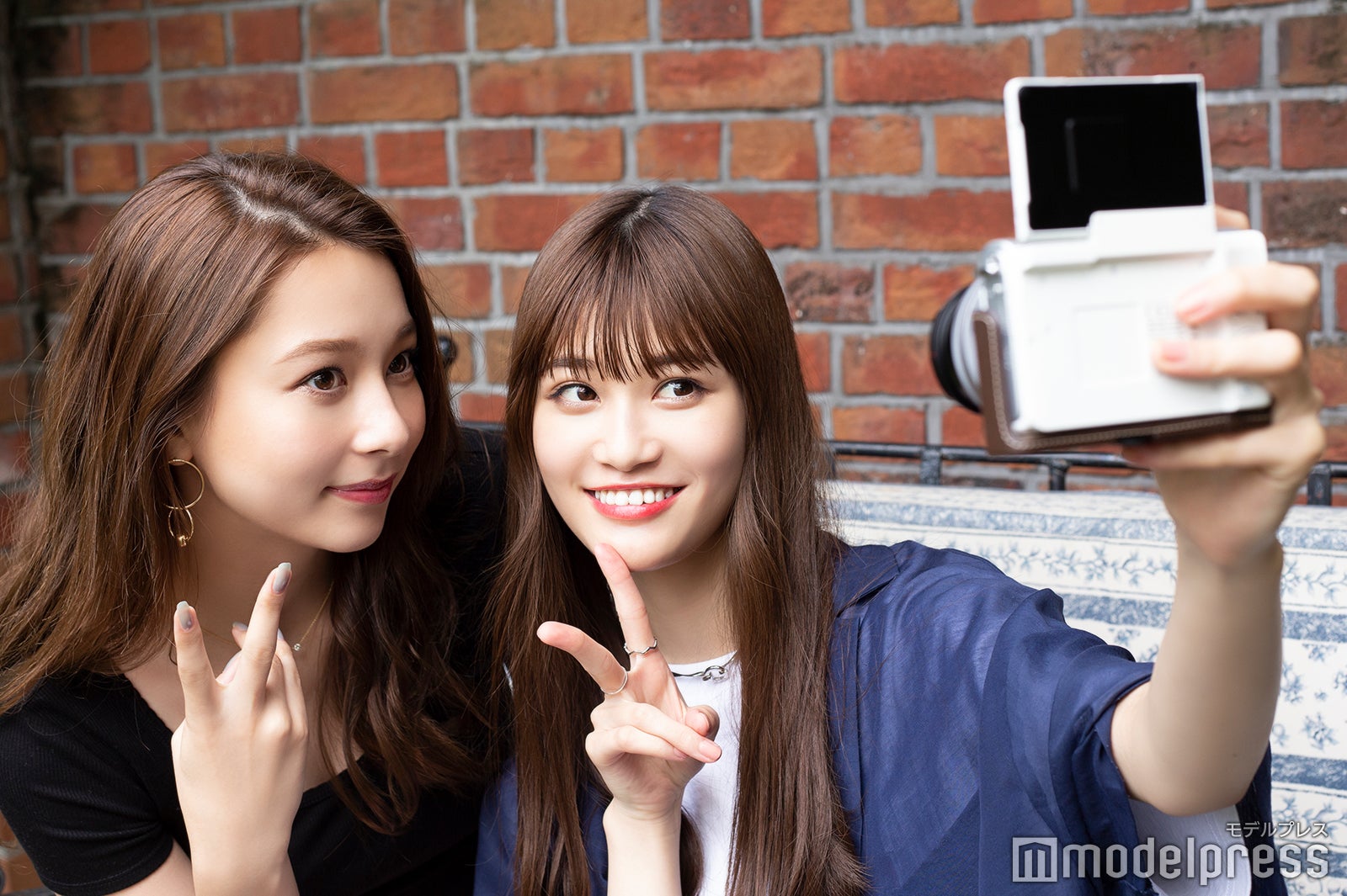 画面を見ながら撮影できる自分撮りモード（C）モデルプレス