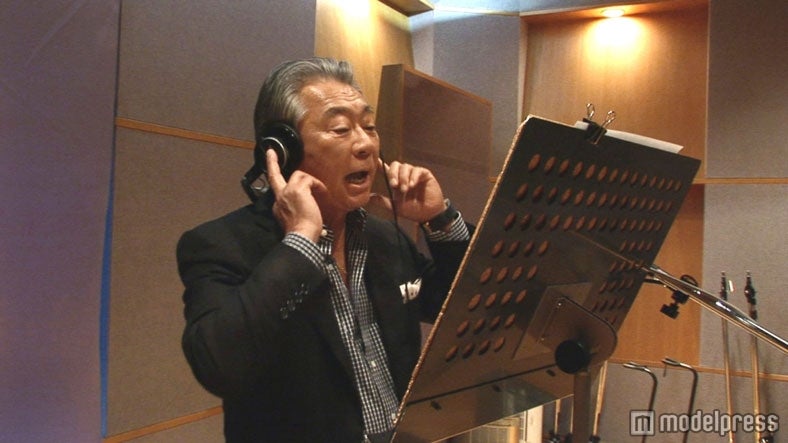 レコーディングに臨むみのもんた