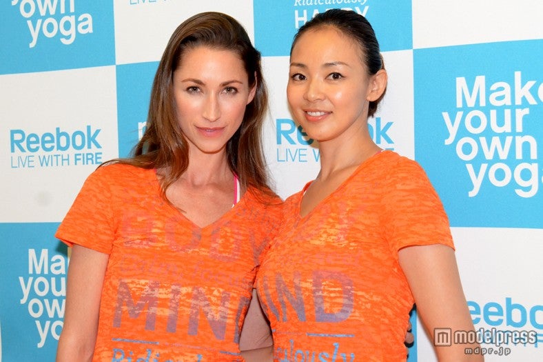 左から：タラ・スタイルズ、SHIHO