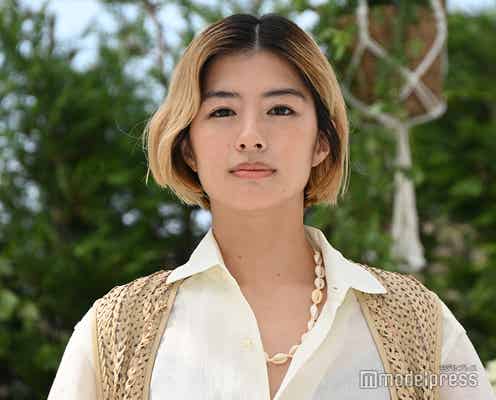 佐久間由衣、金髪合わせのワントーンコーデで美脚輝く 「砂漠で1人でキャンプ」モロッコでの経験明かす【ラルフ ローレン ザ ハンプトンズ ガーデン】