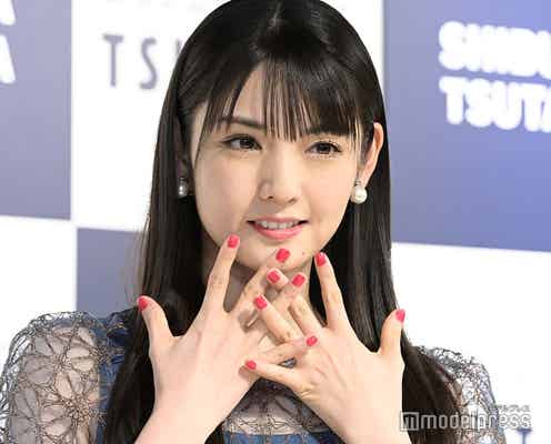 道重さゆみ、シャツワンピから色白美脚披露 2年前の旅行ショット公開で「妖精みたい」「スタイル抜群」の声