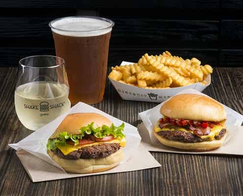 「シェイク シャック 六本木店」はアルコールが充実!人気デザートの限定フレーバーも
