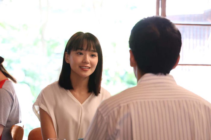 奈緒「あなたがしてくれなくても」特別編より(C)フジテレビ