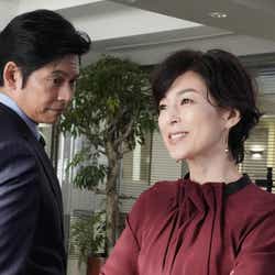 モデルプレス - 甲斐(織田裕二)、チカ(鈴木保奈美)の秘密を知ってしまう 大輔(中島裕翔)は初めての法廷へ「SUITS/スーツ」<第4話あらすじ>