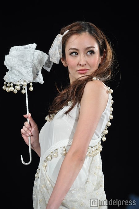 オードリー亜谷香