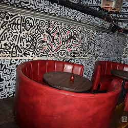 少人数でも盛り上がれる小さめのテーブル