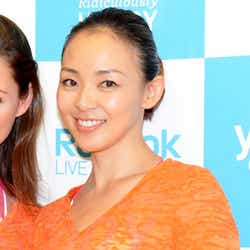 モデルプレス - SHIHO、しなやかなボディライン披露 健康美の秘密を語る