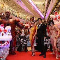 三浦春馬＆水原希子の登場に香港が熱狂 「進撃の巨人」フィーバーに喜び【モデルプレス】