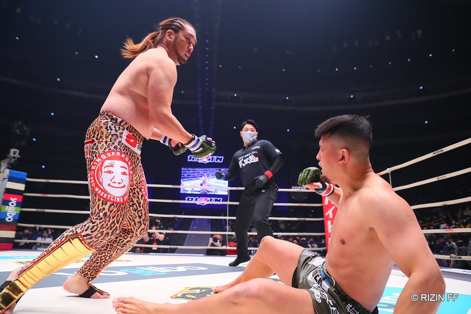 シバターVSHIROYA（C）RIZIN FF