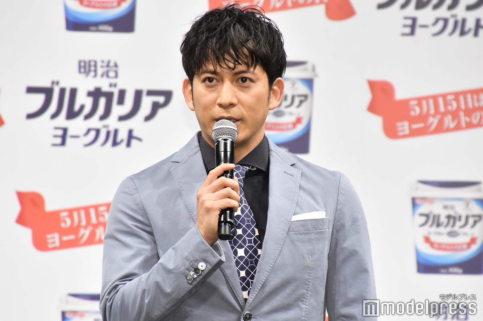 45歳の理想像を語る岡田准一（C）モデルプレス