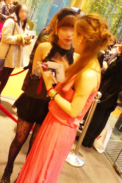 パーティーに来場する中国人女子ブロガーたち