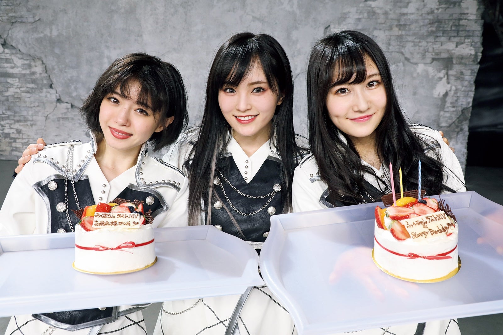 （左から）市川美織、山本彩、矢倉楓子（C）福田ヨシツグ／週刊FLASH