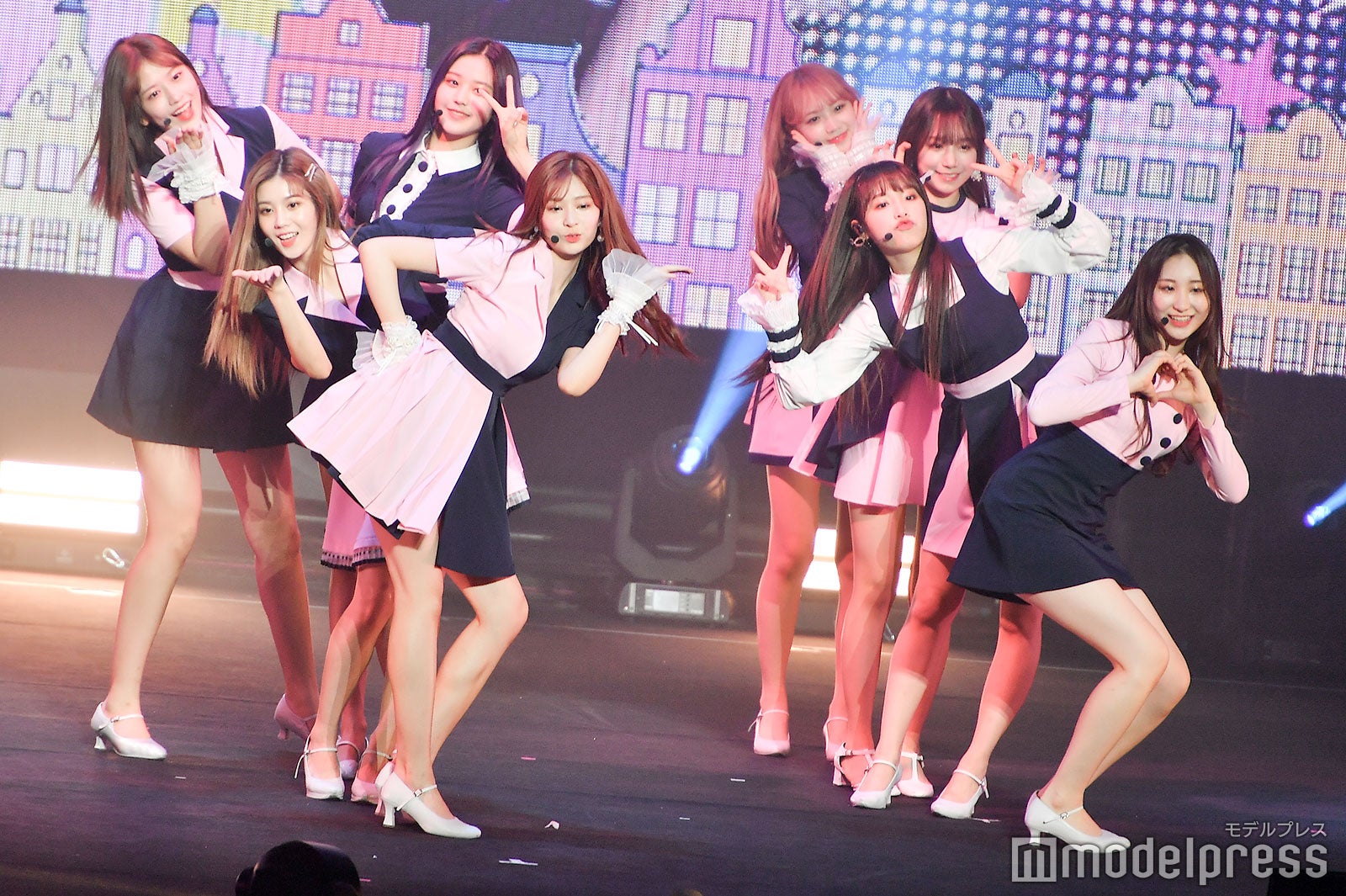 IZ*ONE （C）モデルプレス