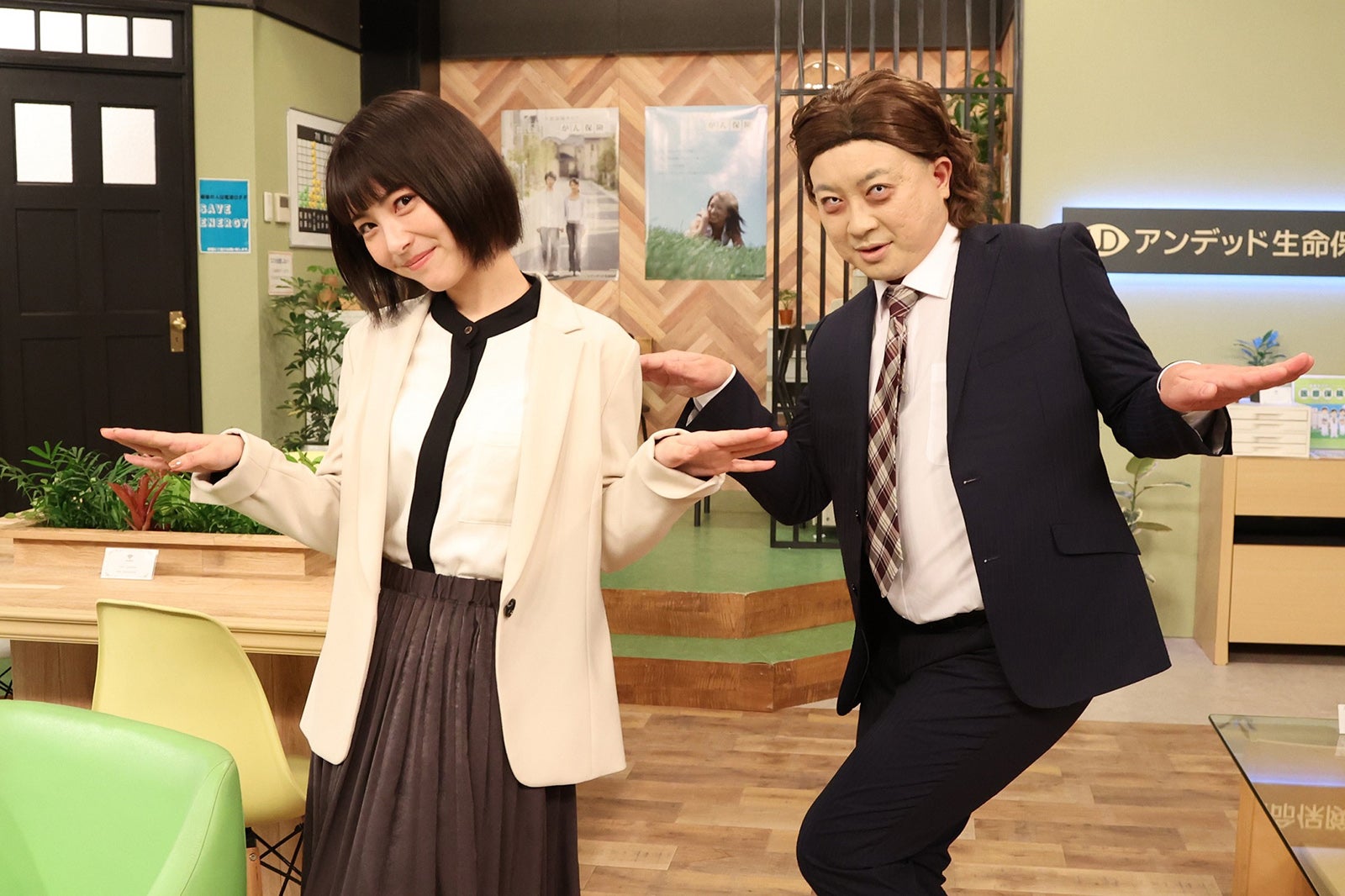 （左から）浜辺美波、松尾駿（C）フジテレビ