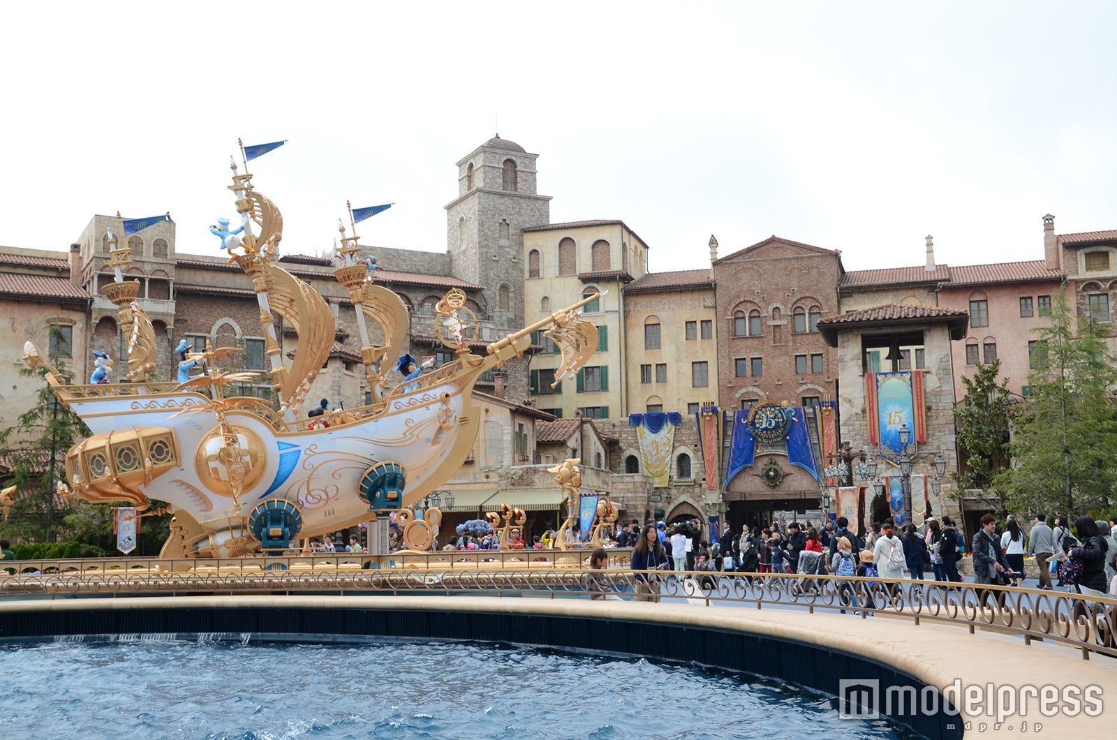 「東京ディズニーシー15周年“ザ・イヤー・オブ・ウィッシュ”」（C）モデルプレス