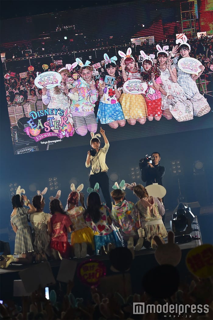 みんなで記念撮影(C)モデルプレス