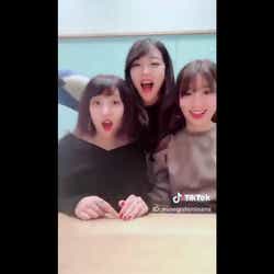 モデルプレス - 小嶋陽菜&高橋みなみ&AKB48峯岸みなみ「ノースリーブス」の“全力”TikTok動画が可愛すぎると話題
