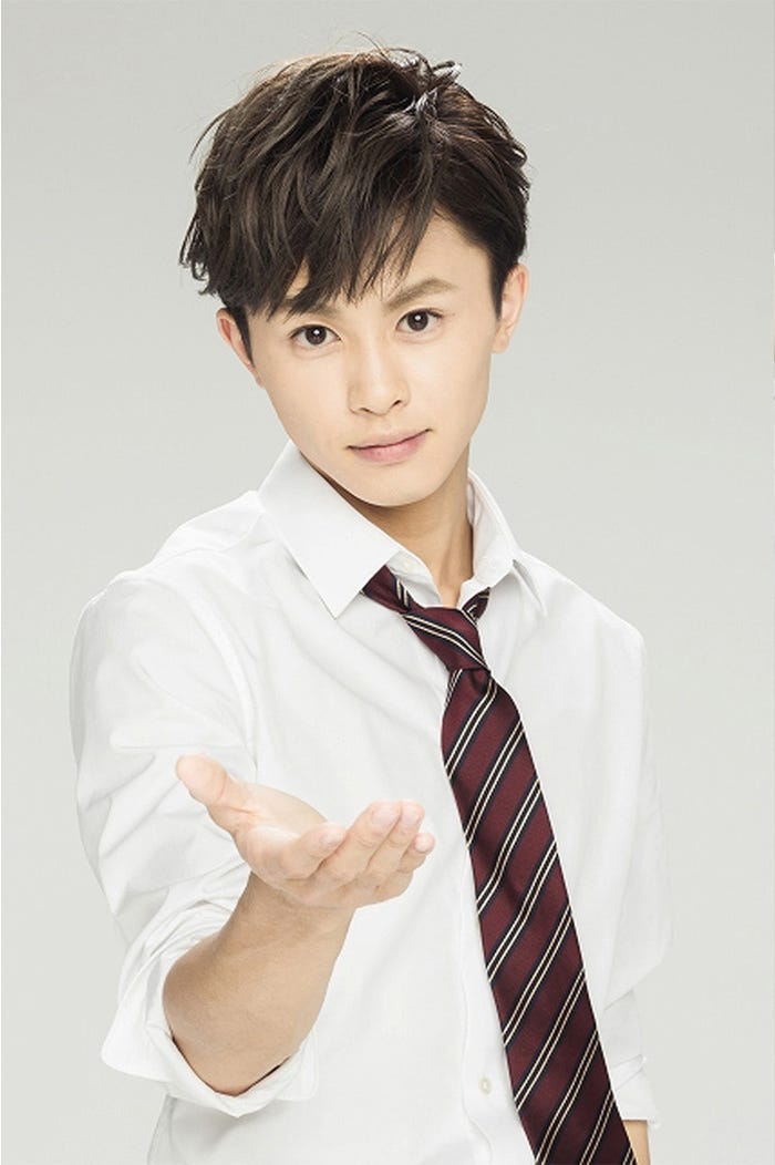 映画「兄に愛されすぎて困ってます」で美丘千秋役を演じる草川拓弥(C)2017「兄こま」製作委員会 (C)夜神里奈/小学館