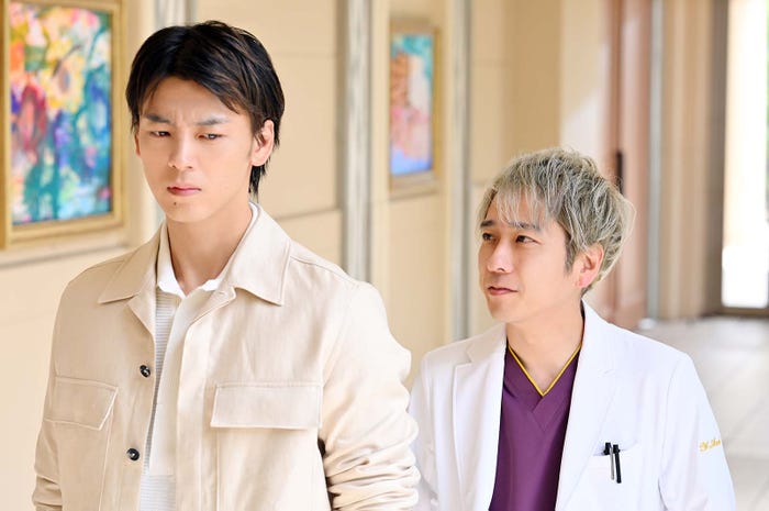 竹内涼真、二宮和也「ブラックペアン シーズン2」(C)TBS