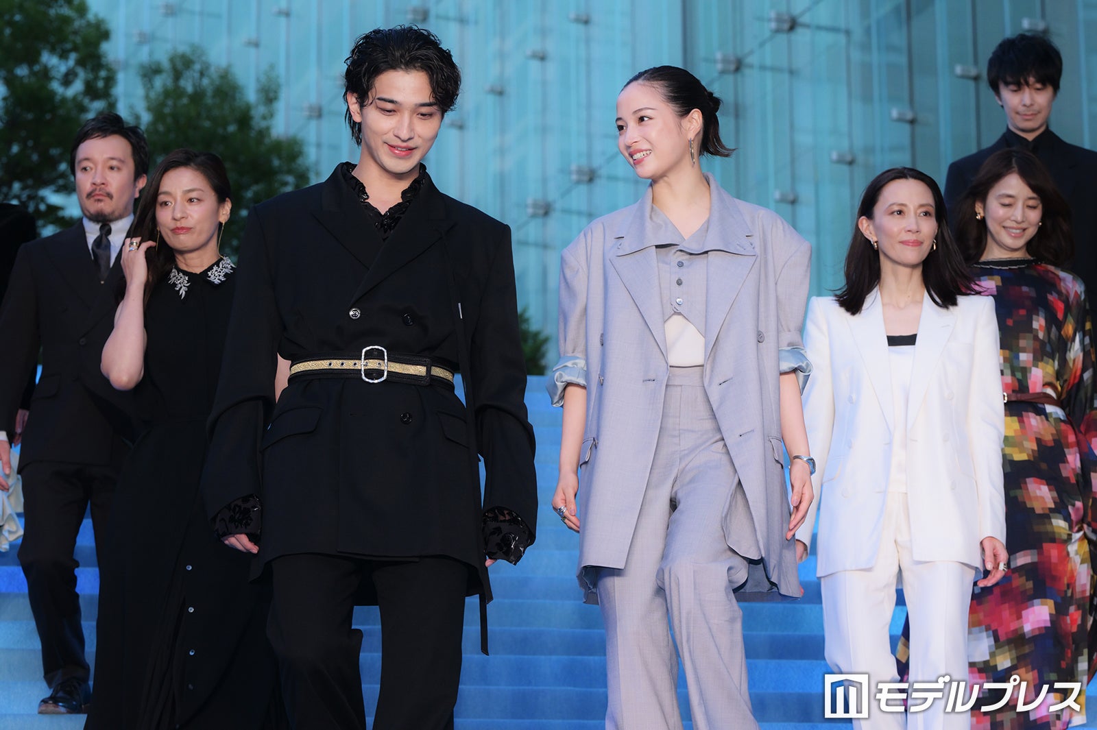 （中央）横浜流星、広瀬すず（C）モデルプレス