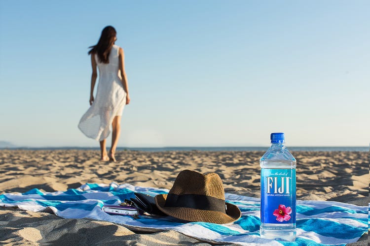 画像7 8 ヴィクシーモデル愛飲の フィジーウォーター Fiji Water 美のミネラル の効果がすごい モデルプレス