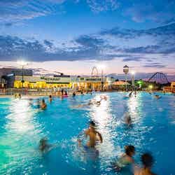 プールWAI/画像提供:よみうりランド