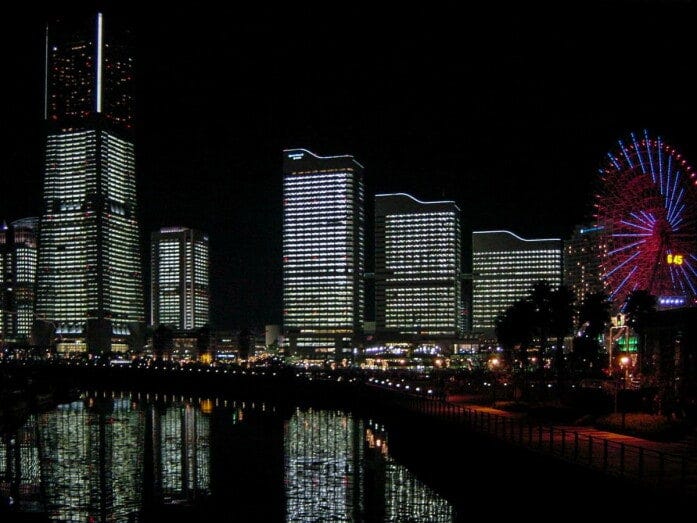 2001年の「全館点灯」の様子(2001年12月23日撮影)