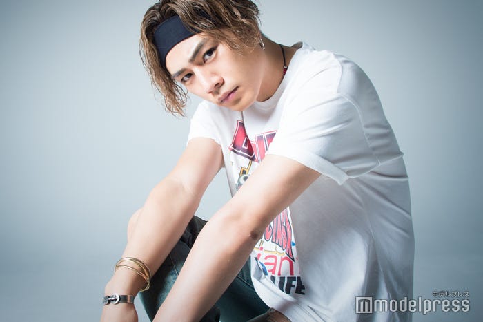 三代目jsb登坂広臣ヘア変遷 センター分け オールバック 小物使った多彩アレンジがオシャレ モデルプレス 三代目jsb登坂広臣ヘア変遷 センター分け オールバック 小物使った多彩アレンジがオシャレ モデルプレス