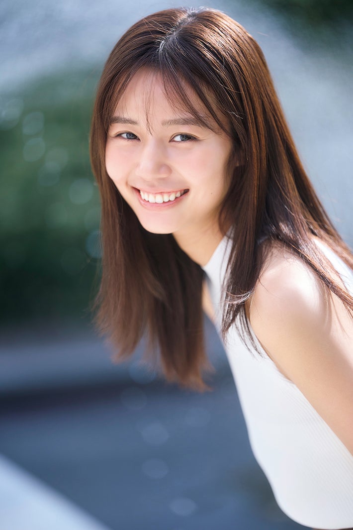 「サンデーモーニング」杉浦みずき、色白美脚チラリ 透明感溢れるグラビア披露