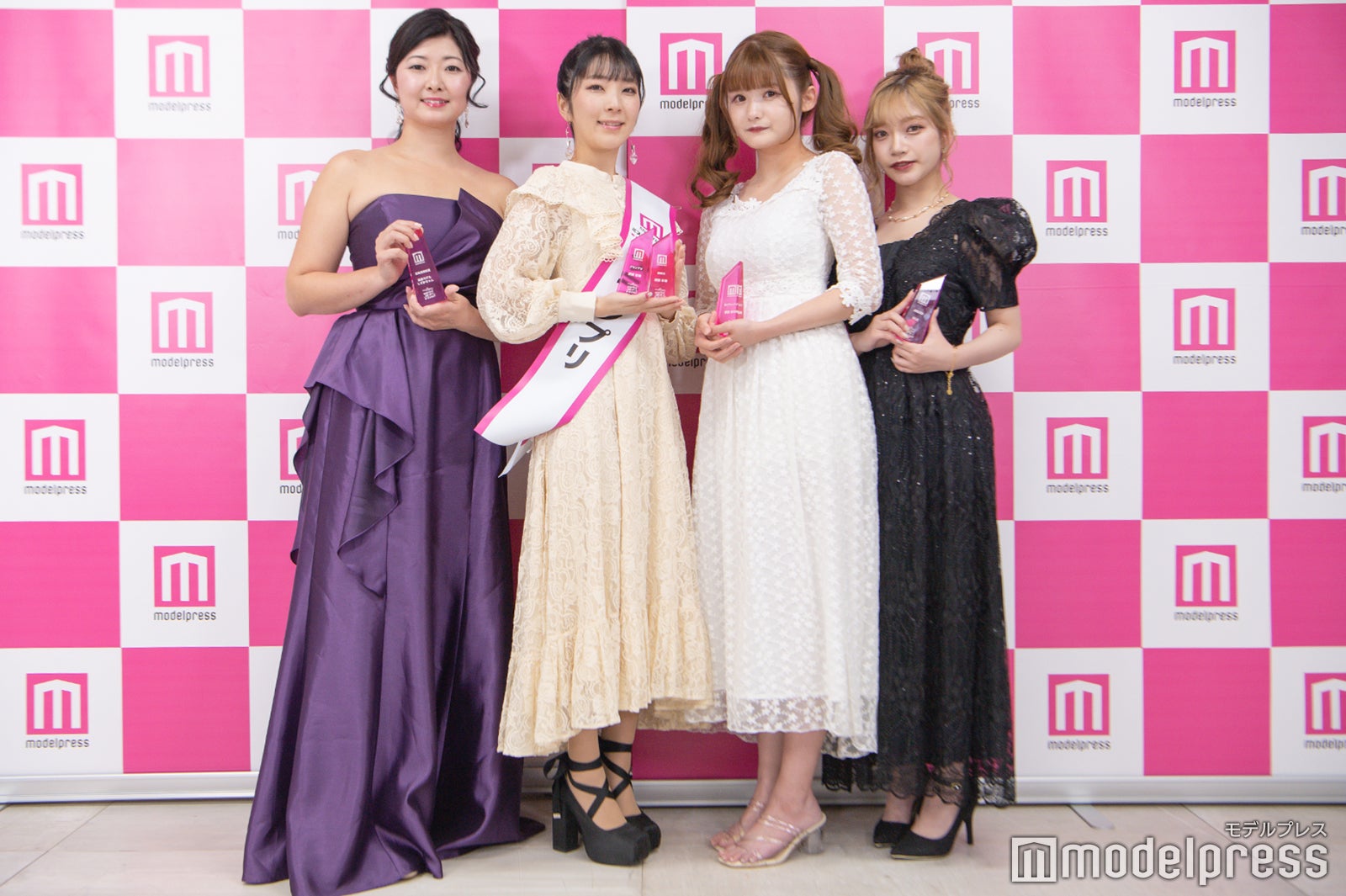 温泉モデルしずかちゃん、服部彩香さん、渡邉歩咲さん、RUIさん（C）モデルプレス