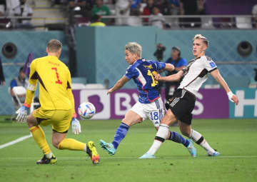 日本大金星！ドイツにW杯初の逆転勝ち 前半劣勢も堂安同点弾、浅野が逆転ゴール