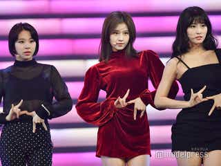 TWICE、8人で3度目紅白もミナの姿が…迫力ステージで圧倒<紅白本番>