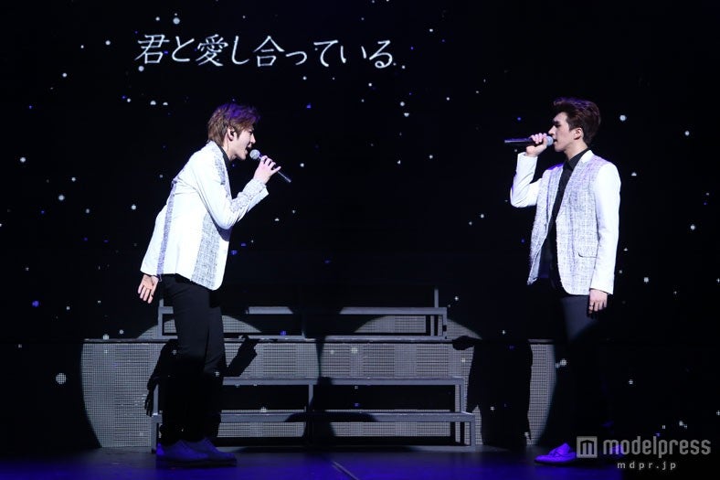 【レオ×ケン】切ないバラード「冷たい夜に」を熱唱（C）CJ E&M，Jellyfish Entertainment ＆ CJ Victor Entertainment，Inc.