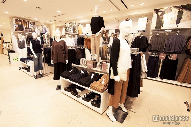 「ワイドパンツ」を各種先行販売中