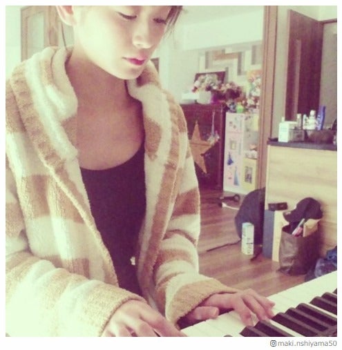 西山茉希、恩師への思い ピアノ演奏動画公開