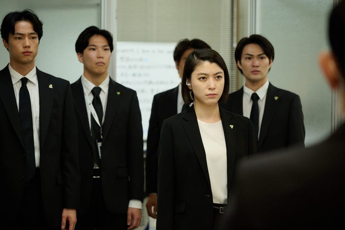 成海璃子ら「恋する警護24時 season2」第1話(C)テレビ朝日