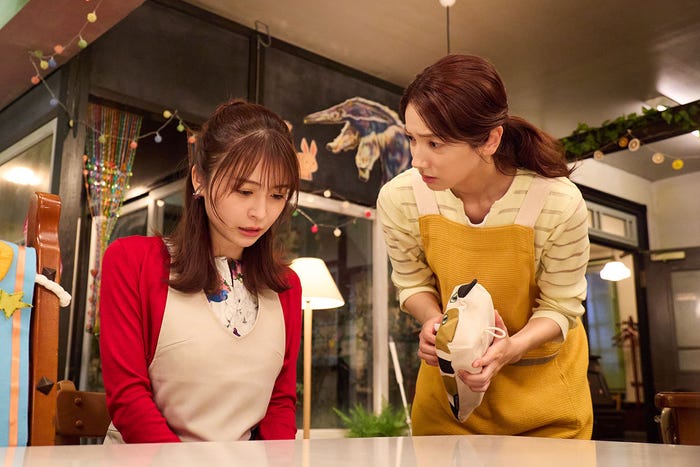 長濱ねる、仁村紗和「10回切って倒れない木はない」第8話(C)日本テレビ