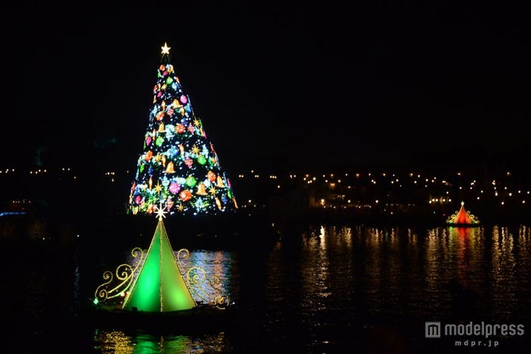 ディズニーシー クリスマスムード満載のスペシャルな夜をお届け モデルプレス ディズニーシー クリスマスムード満載のスペシャルな夜をお届け モデルプレス