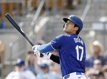 大谷翔平 第2打席で左中間フェンス直撃の二塁打 打球速度178キロ 直前に捕手がはじいたボールを鮮やかキャッチの珍シーンも