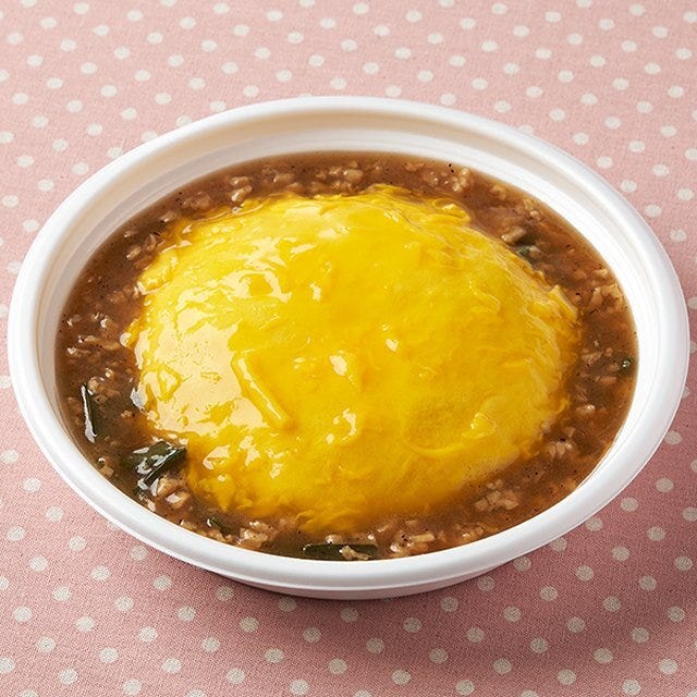 ファミリーマートの月見天津飯（背脂入り炒飯）