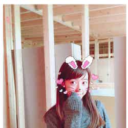 建設中の新居の様子と川崎希／アレクサンダーオフィシャルブログ（Ameba）より