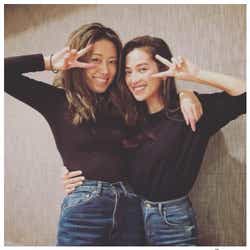 モデルプレス - 中村アン&里田まい、偶然“双子コーデ”でWピース「姉妹みたい」「スタイル良すぎ」