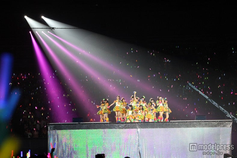 「AKB48 2013真夏のドームツアー～まだまだ、やらなきゃいけないことがある～」福岡公演1日目より（C）AKS
