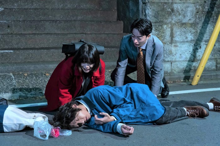 岸井ゆきの、高橋一生、濱正悟「恋せぬふたり」第4話より(C)NHK