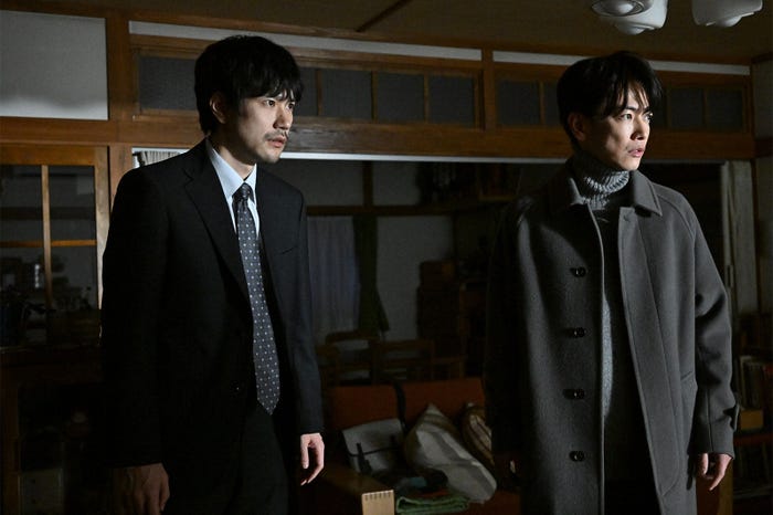 松山ケンイチ、佐藤健/ 「100万回 言えばよかった」第9話より(C)TBS