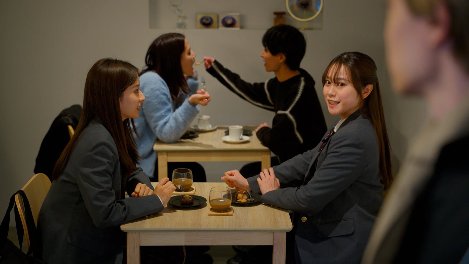 斉藤里奈、森山未唯「おコメの女－国税局資料調査課・雑国室－」第2話（C）テレビ朝日