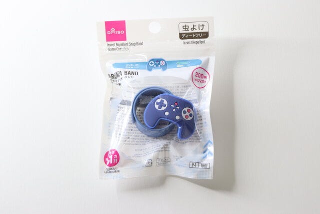 ダイソー　虫よけパッチンバンド（ゲーム機）　パッケージ
