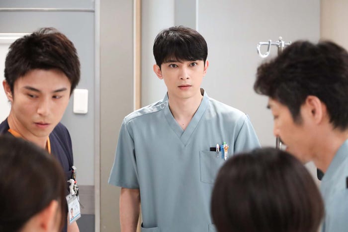 吉沢亮「PICU 小児集中治療室」第1話より(C)フジテレビ