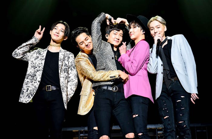 WINNERからナム・テヒョン(左)脱退/写真はジャパンツアー「2016 WINNER EXIT TOUR IN JAPAN」ツアーファイナル(神戸ワールド記念ホール)より